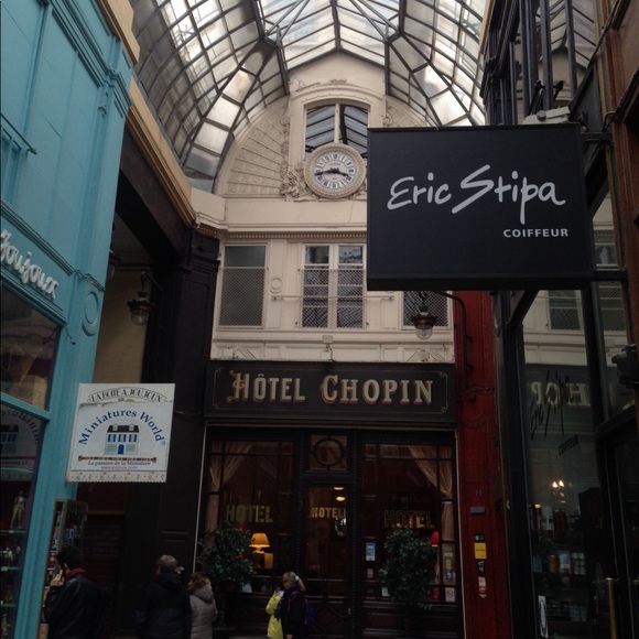 🍒Meet your Posher, Nikki🍒 - Picture 4 of 5